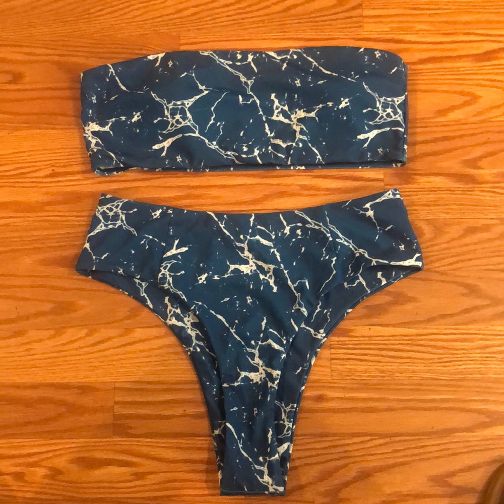 Strapless/Bandeau top & high-cut bikini set